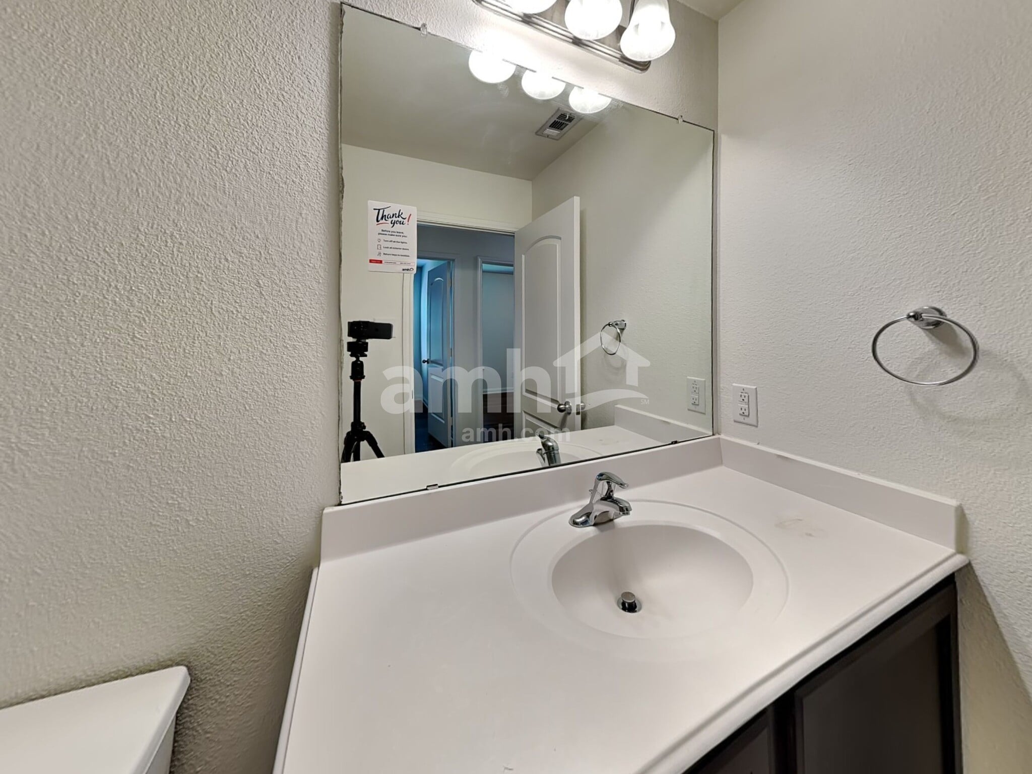 Building Photo - 4616 Beaver Creek Ave