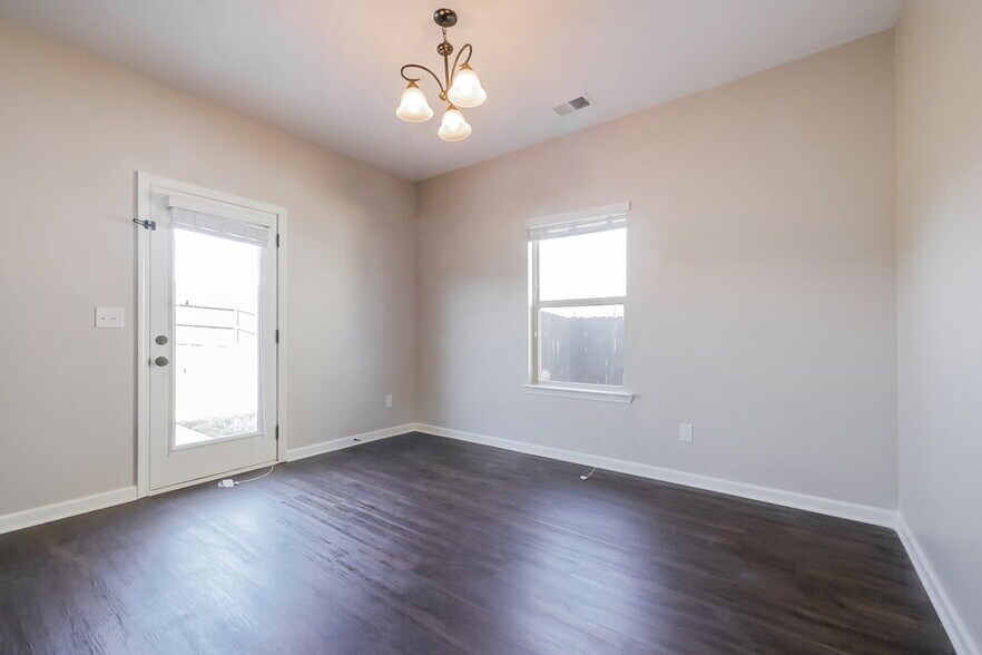 Building Photo - 11103 Wind Ridge Dr