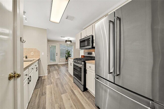 Building Photo - 6202 Spruce Bough Ct