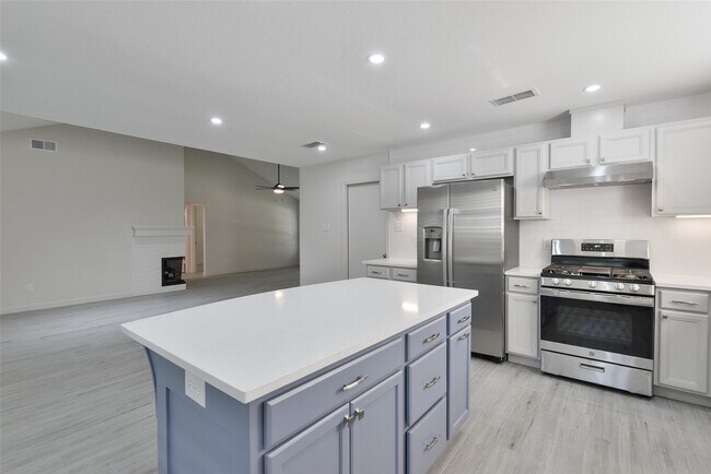 Building Photo - 2610 Sherwood Hollow Ln