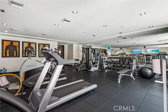 Building Photo - 432 N Oakhurst Dr