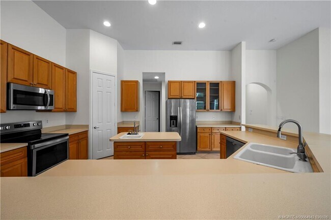 Building Photo - 2529 SW Park Meadows Trail