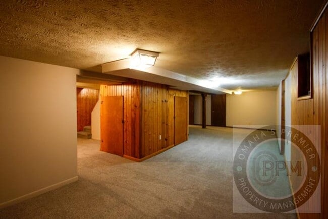 Building Photo - Spacious 4bd/2Ba Home