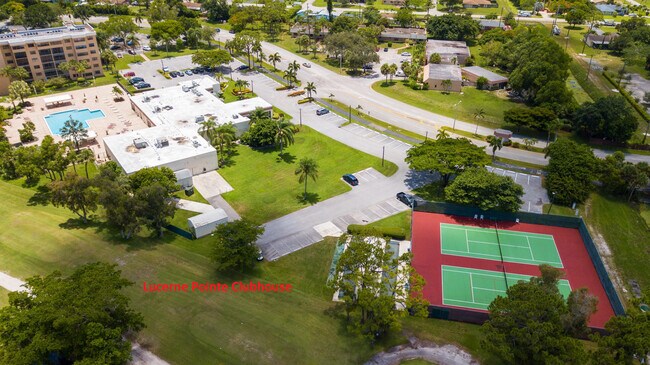 Building Photo - 4640 Lucerne Lakes Blvd