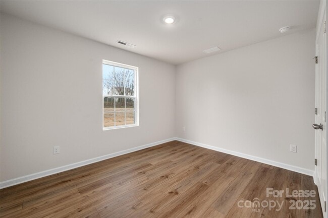 Building Photo - 108 Rock Ave