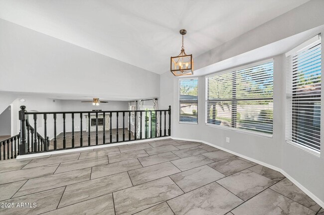 Building Photo - 5044 E Paradise Ln