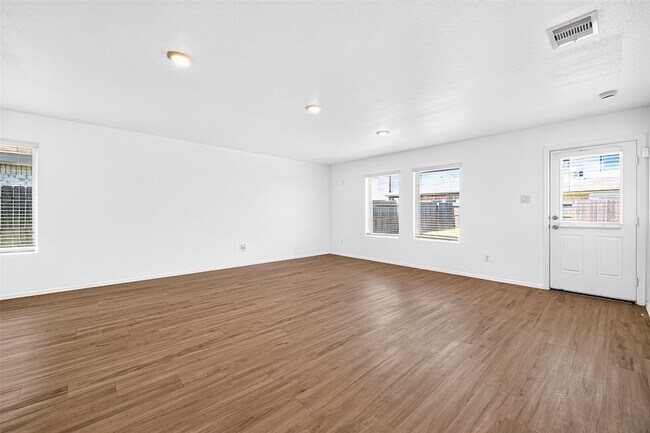 Building Photo - 27022 Breakaway Ln