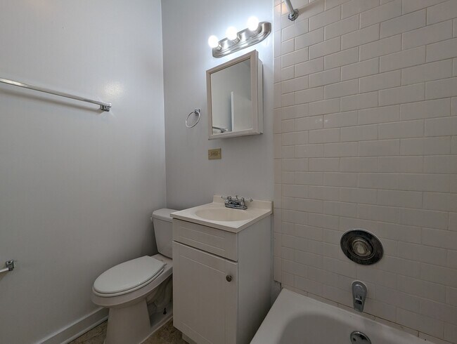 Building Photo - 1850 N Humboldt Blvd