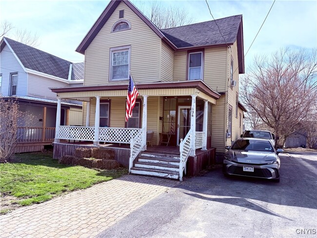 Primary Photo - 436 S Massey St