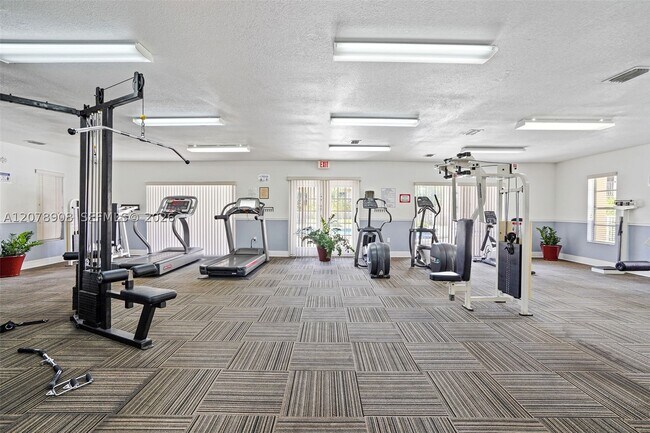 Building Photo - 4910 NW 79th Ave