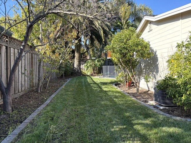 Building Photo - Beautiful Palo Alto Home with In-Law Suite, Central AC & Heated Pool