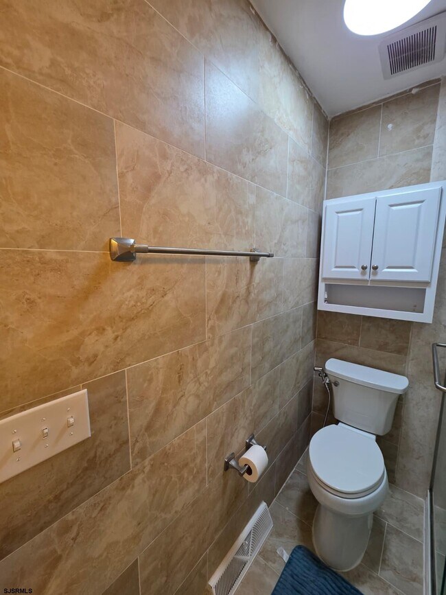 Building Photo - 22 Oyster Bay