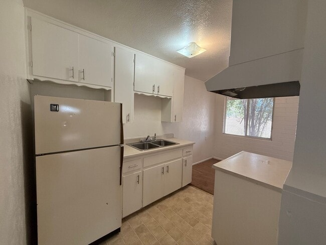 Building Photo - Reduced!! One bedroom in Rimrock contact Property Pros Property Management