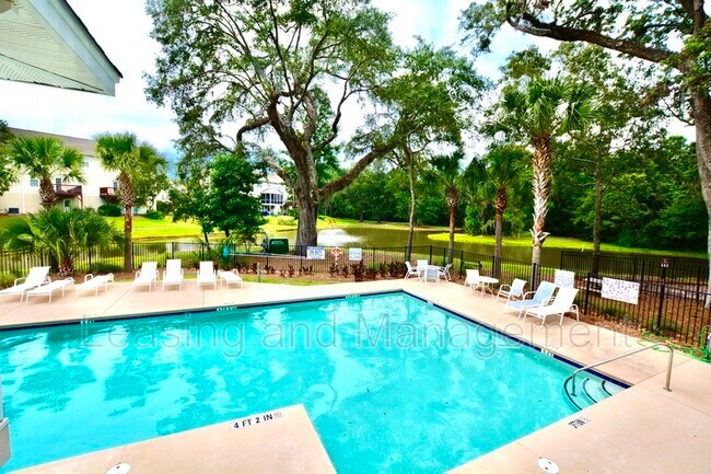 Building Photo - 1402 Hamlin Park Cir