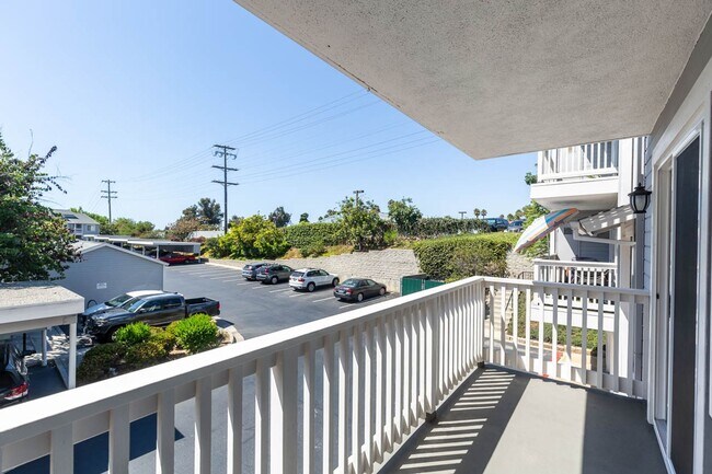 Building Photo - 2 Bed, 2 Bath Condo in Encinitas