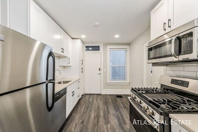 Building Photo - 476 N Washington St