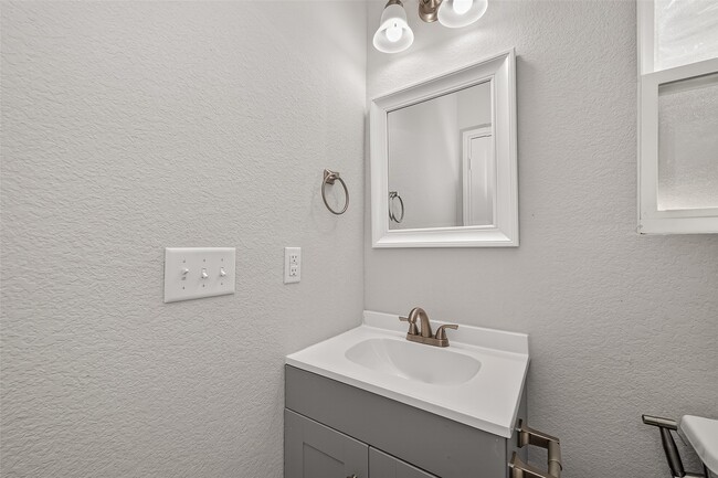 Building Photo - 352 Westchase St