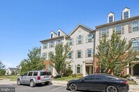 Building Photo - 42114 Piebald Square