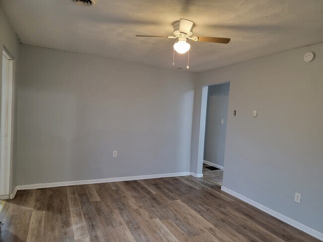 Building Photo - 127 Margaret Street