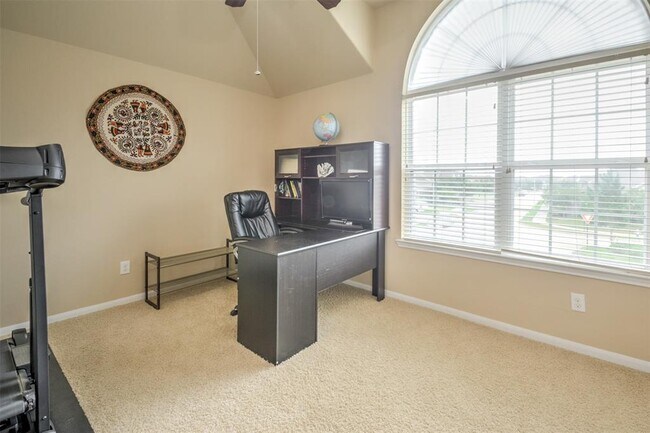 Building Photo - 26335 Cedar Pine Dr
