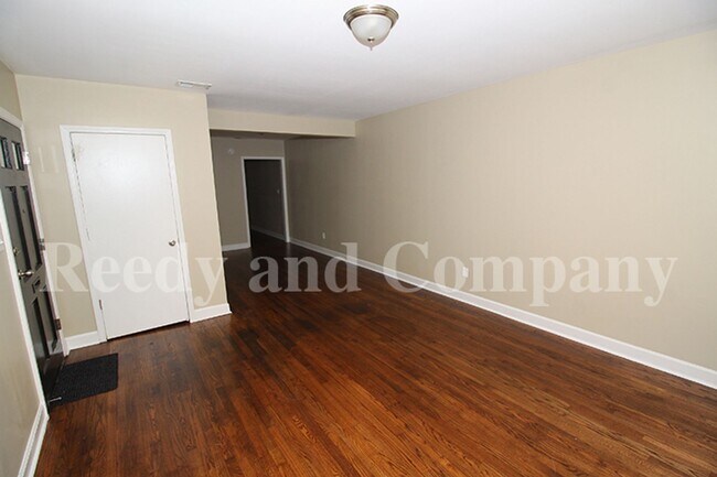 Building Photo - 110 N Greer St