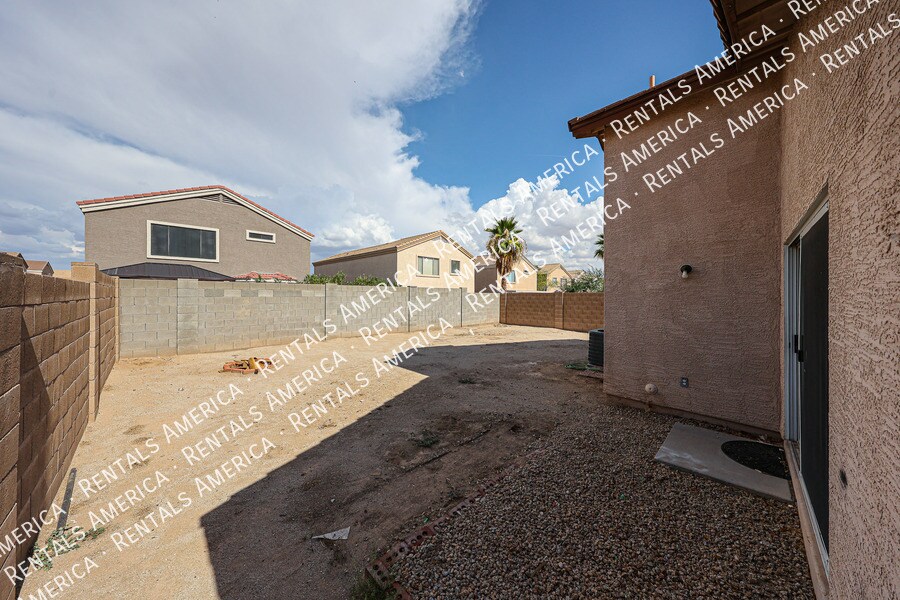 Building Photo - 1517 S 219th Dr