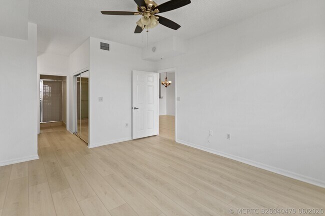 Building Photo - 27 Royal Palm Way