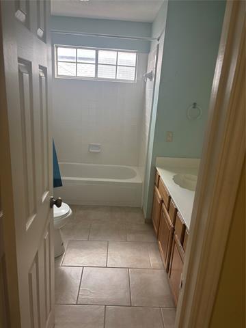 Building Photo - 1605 Willow Creek