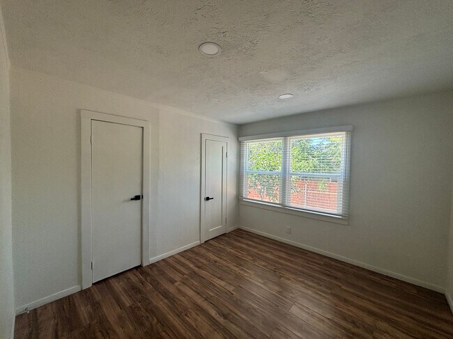 Building Photo - 35227 Ave C