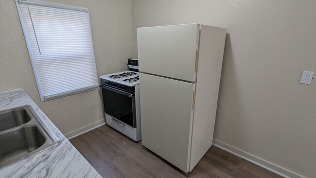 Building Photo - Newly renovated Akron apartment offering spacious rooms and a finished attic for flexible living ...