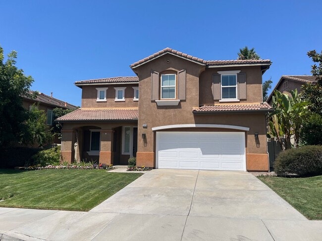 Primary Photo - Gorgeous 5 bedroom, 3 bath plus Loft - Mou...