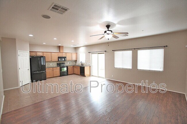 Building Photo - 8856 W Aster Dr