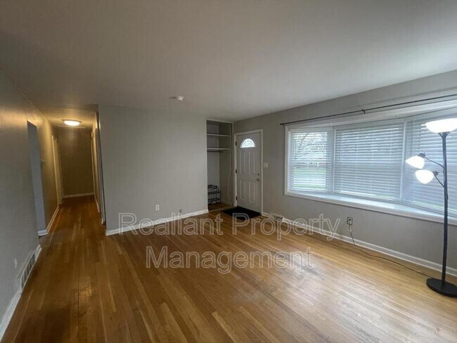 Building Photo - 1220 Gainesway Dr
