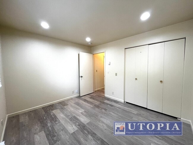 Building Photo - Capitola Gem: 2Bd/1Ba Ground Floor Apartme...