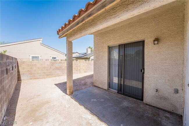 Building Photo - 4104 N Compass Rose Way