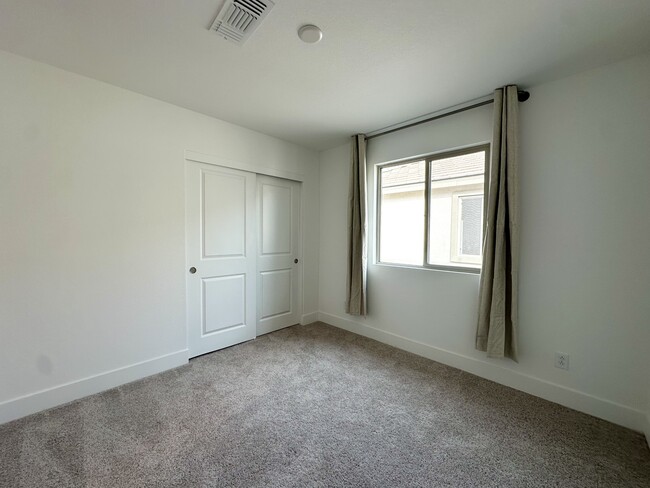 Building Photo - 8044 Texas Hls St