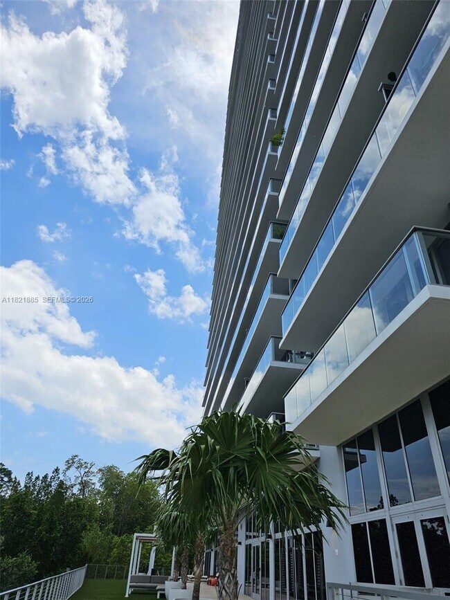 Building Photo - 16385 Biscayne Blvd