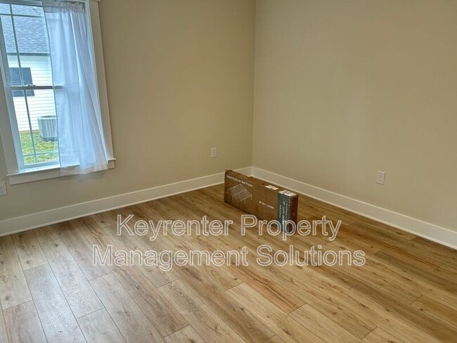 Building Photo - 185 Lindburgh Dr