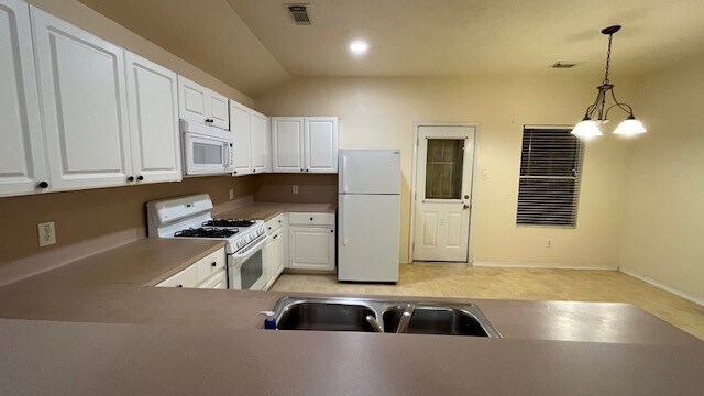 Building Photo - 5434 Cinnamon Lake Dr