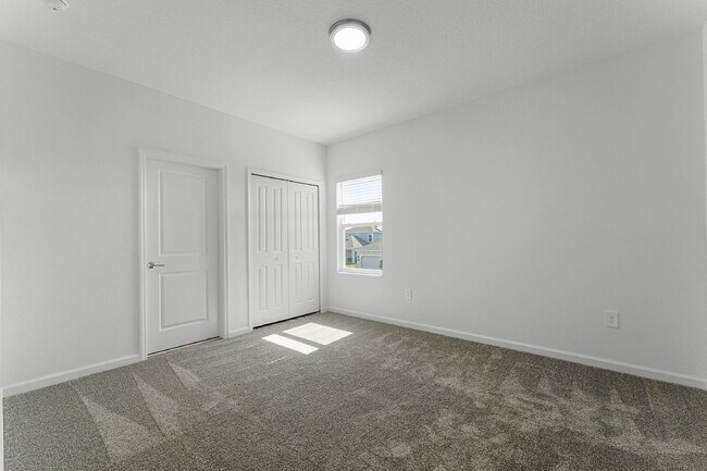 Building Photo - Available on July 10! Solar panel Spacious 3 bedroom house with all appliances included.