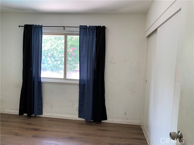 Building Photo - 2282 E 17th St