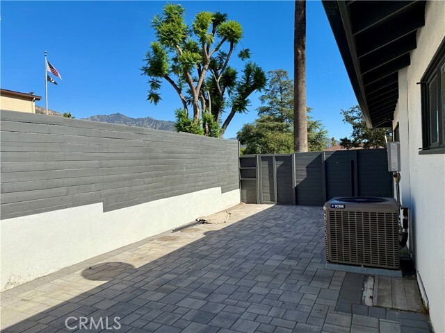 Building Photo - 85 S Baldwin Ave