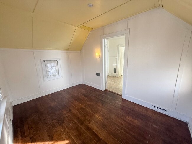 Building Photo - 1544 D St