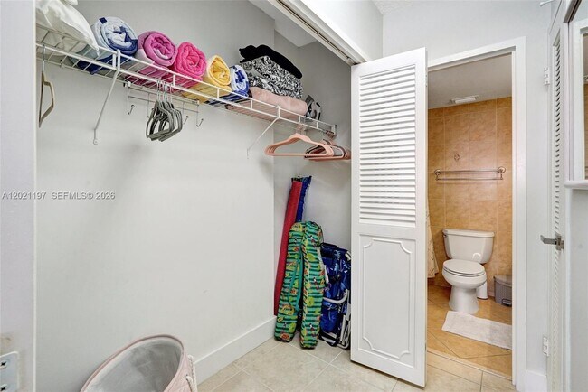 Building Photo - 3725 S Ocean Dr