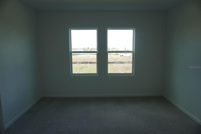 Building Photo - 2975 Maloof Dr