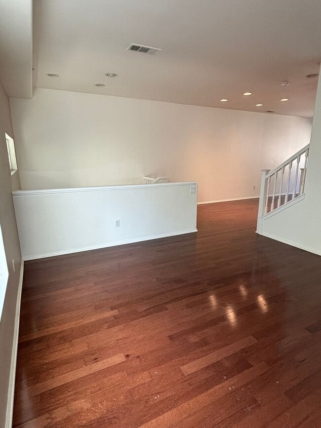 Building Photo - Move-In Ready 4 Bedroom Home Perfect for Professionals & Families