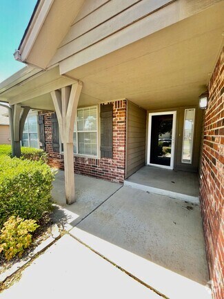 Building Photo - BIXBY SCHOOLS!! Charming Home w/fireplace.