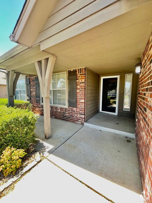 Building Photo - BIXBY SCHOOLS!! Charming Home w/fireplace.