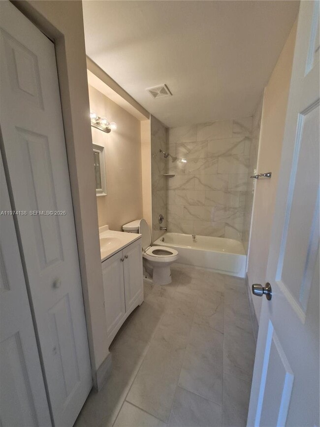 Building Photo - 10905 Royal Palm Blvd