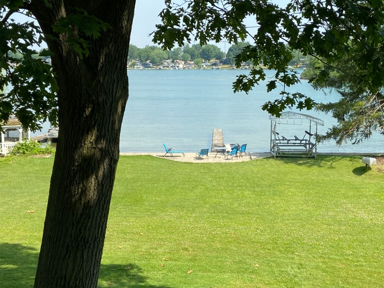 Building Photo - 16558 Donnell Lake St